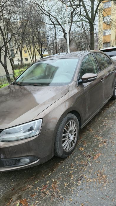 Vând Volkswagen Jetta