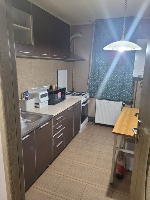 Închiriere apartament 3 camere