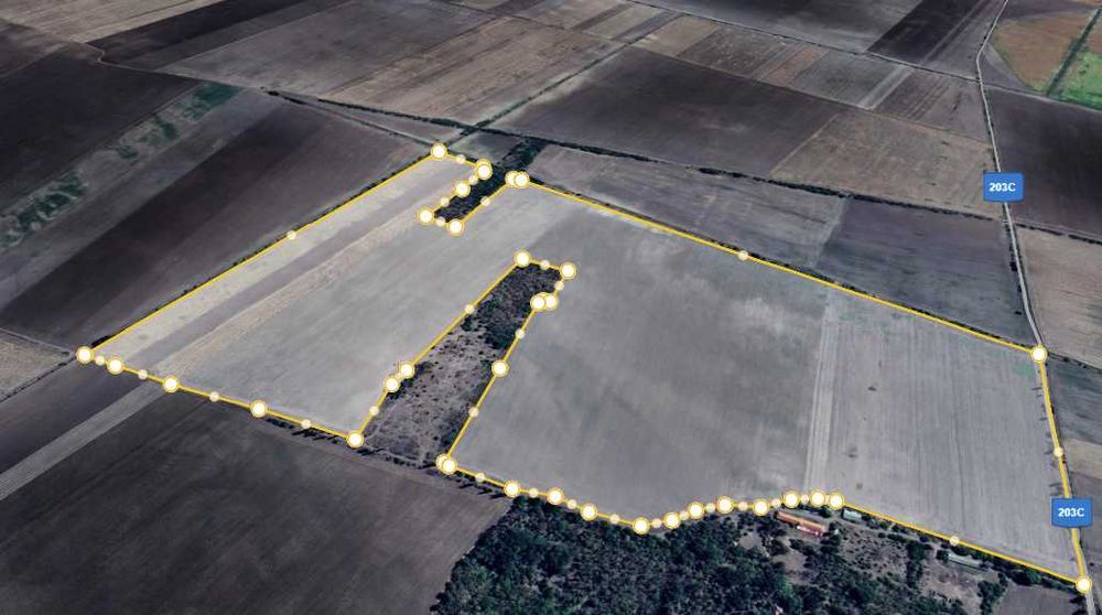 Ofer spre superficie teren agricol ~ 74ha pretabil parc fotovoltaic