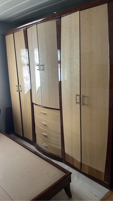 Спальный гарнитур