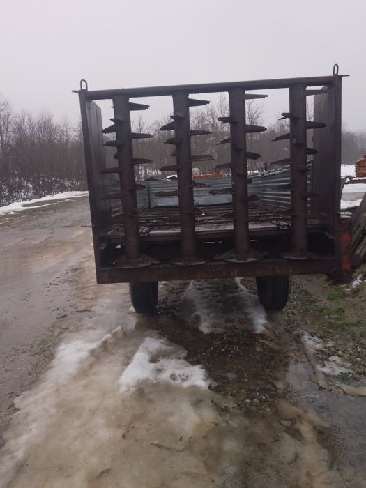 Vând remorcă de gunoi