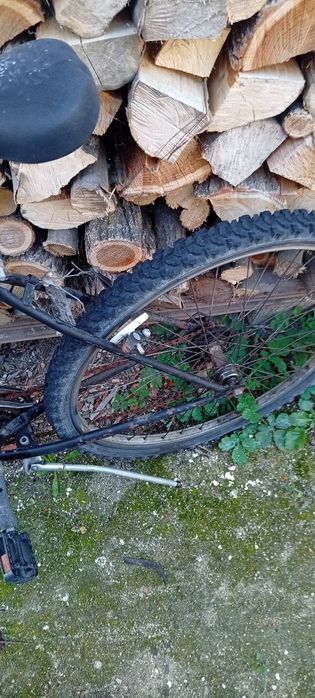 Bicicleta nu o folosesc