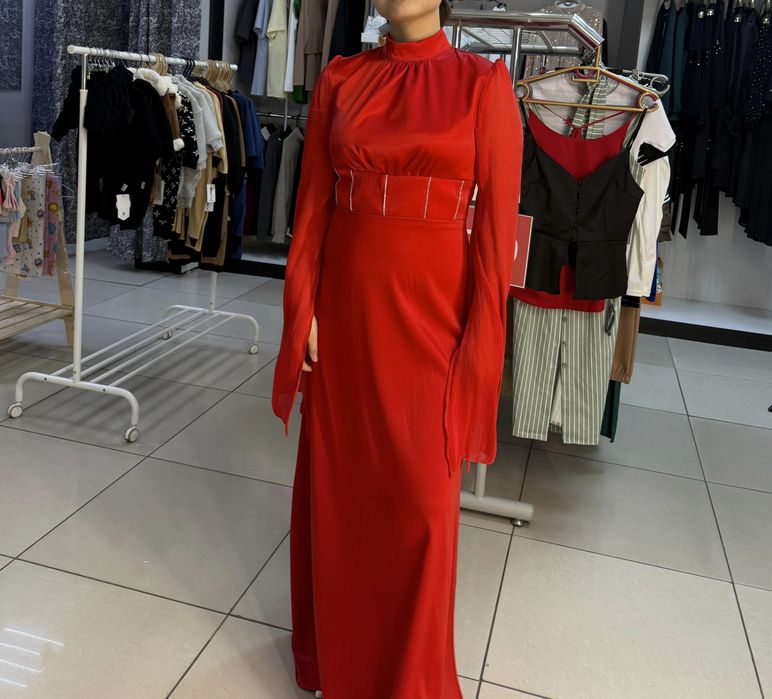 Вечернее нарядное платье