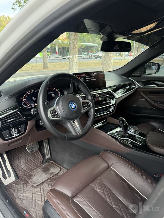 BMW 5 Seria G30 530E sotiladi ulgurib qolila
