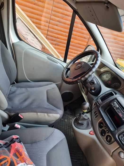 Opel vivaro  8+1