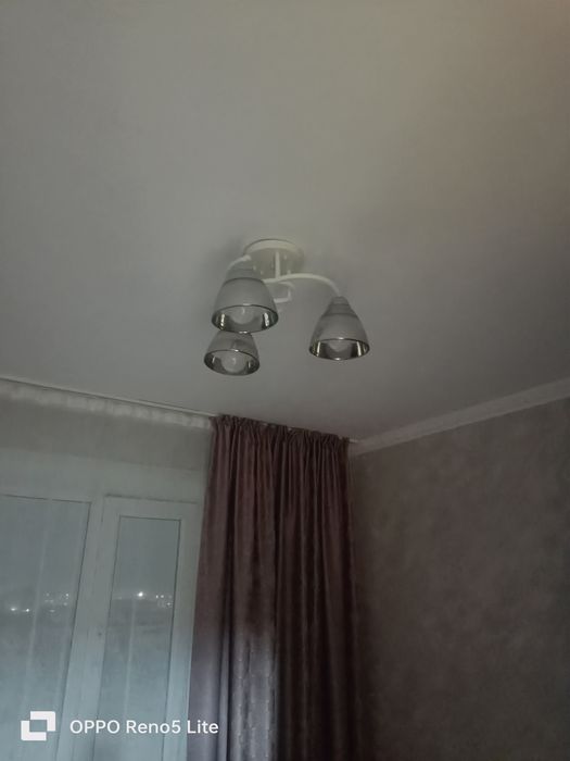 Продается люстры