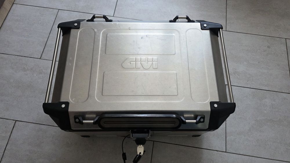 Top case Givi Trekker Outback 58 Monokey cu placa prindere