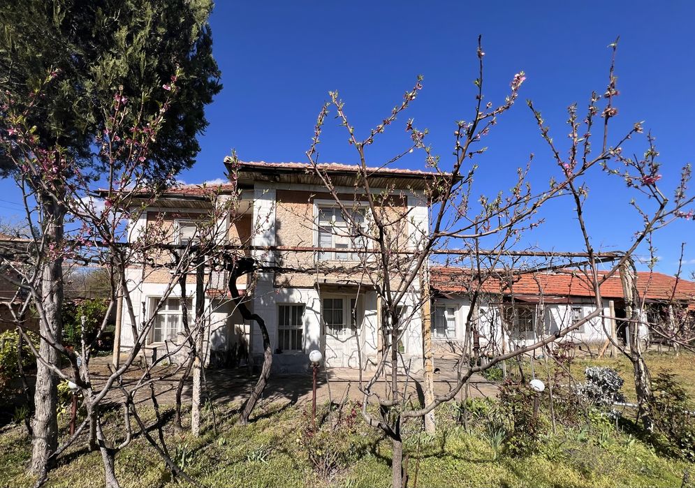 Къща с.Стрелци на 2 етажа