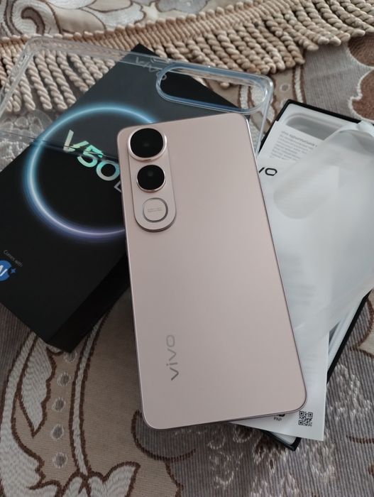 Подам смартфон Vivo v 50 lite