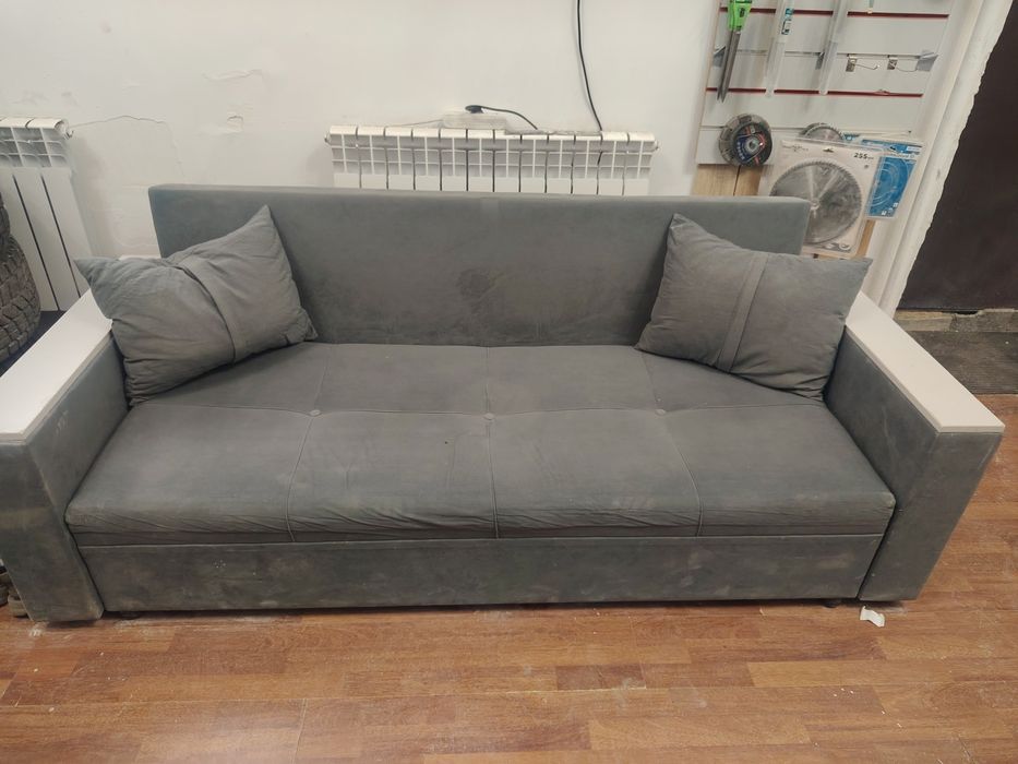 Диван продам 5.000 Самовывоз