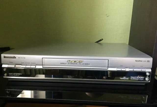 продам Видеомагнитофон Panasonic 6 Head — модель NV-FJ730, на запчасти