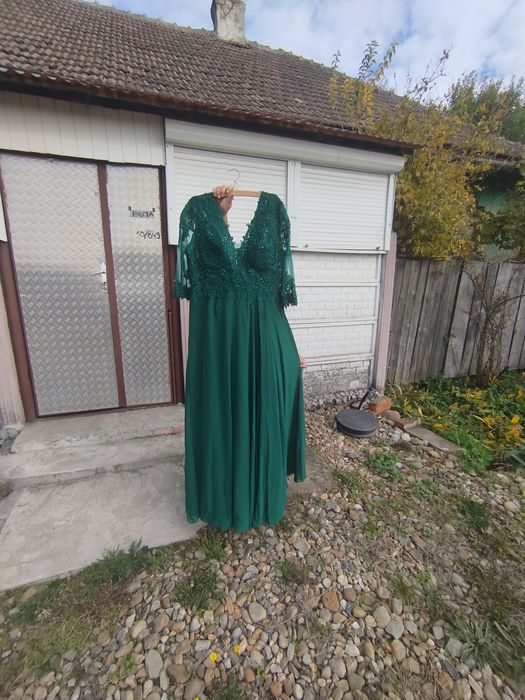 Vând Rochie verde