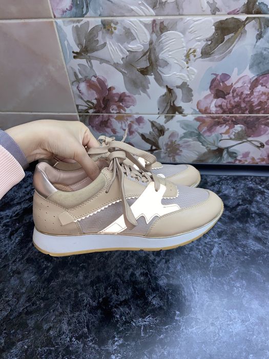 Кроссовки баскони