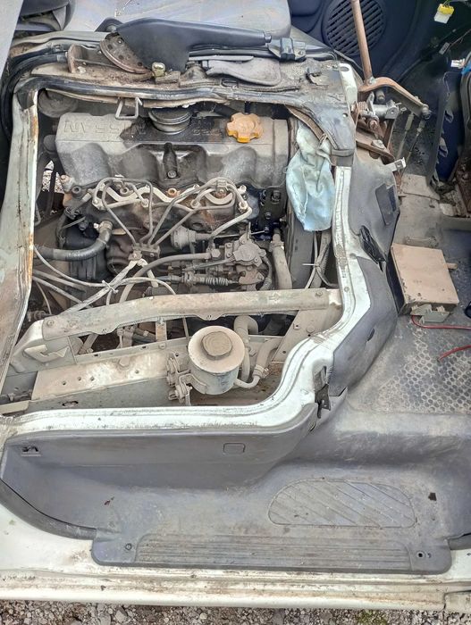 Нисан Ванет . На части