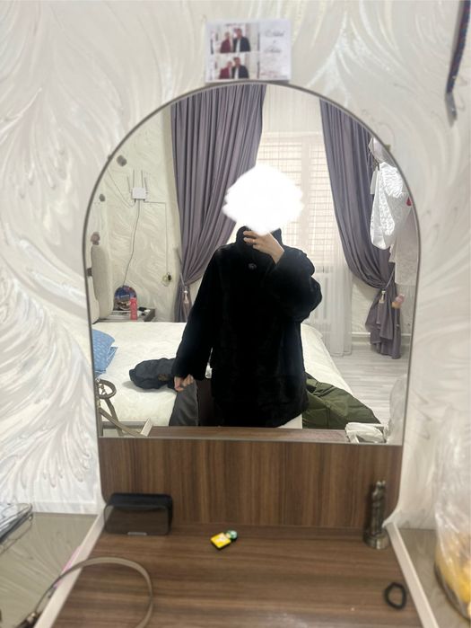 Продаеться новая шуба длиной 80см