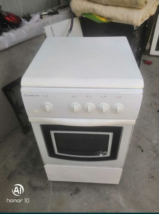 Gaz Plita sotiladi Restavratsiya va B/U   xolatda