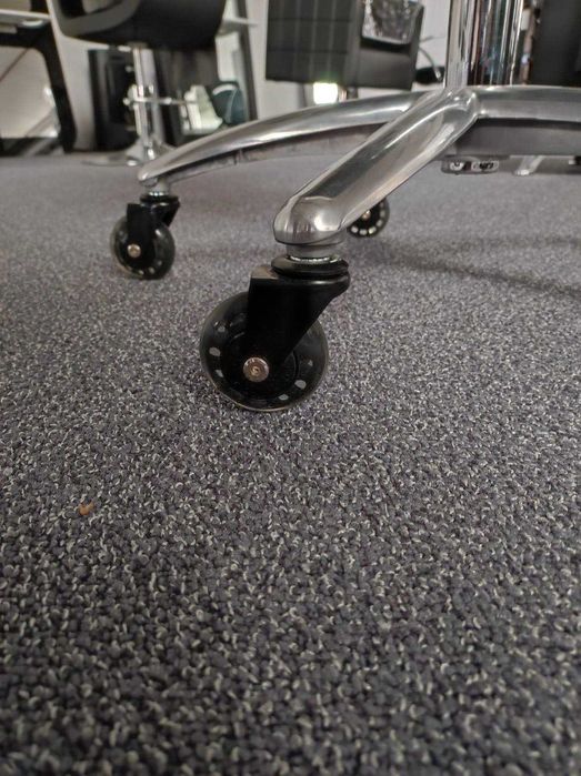 Козметичен стол -табуретка с облегалка Eli 56/76 см -силиконови колела