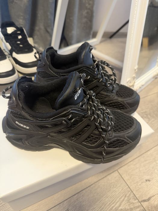 Дамски обувки guess