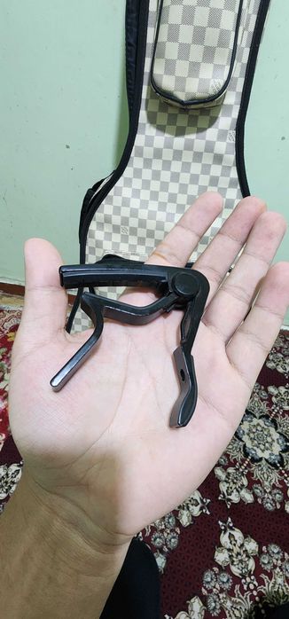 Gitara sotiladi karavan 1mln200 kelishamiz