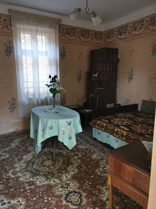 Casă 4 camere, baie, dependinte