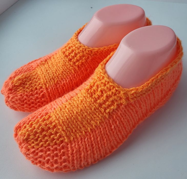 Продам тепленькие вязанные следки.
