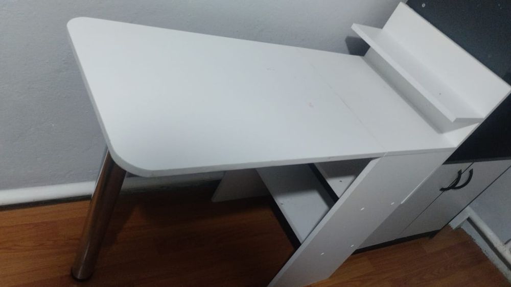 Стол для маникюра