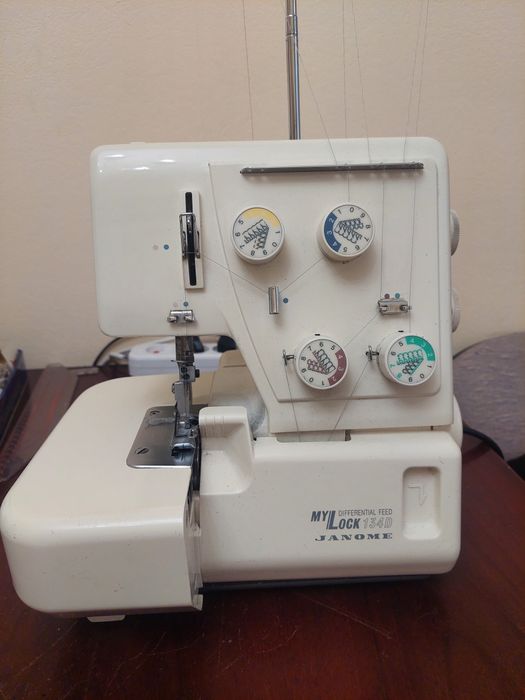 Продам оверлог JANOME 134D