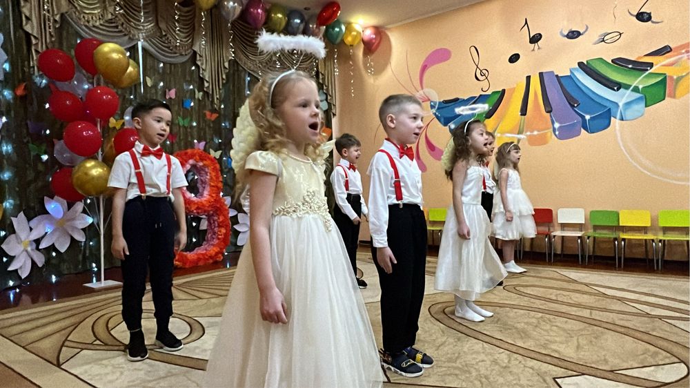 Платье на девочку 5-6 лет