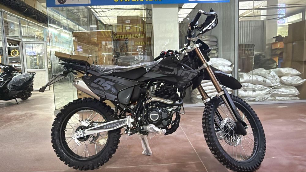 Мотоцикл Эндуро 250-300 куб