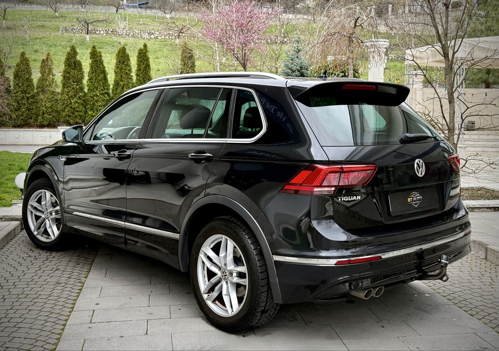 Volkswagen Tiguan R-Line  2.0TDI 190 CP 4X4! Full Option! Garantie 12 Luni