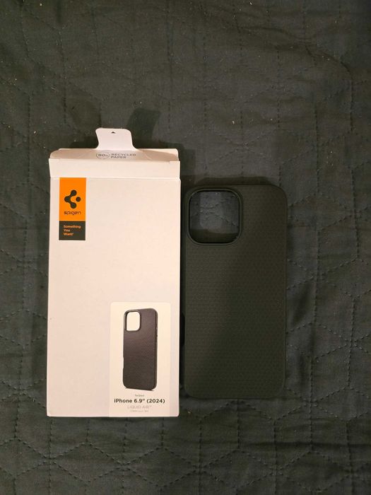 Kit Protectie iPhone 16 Pro Max Spigen