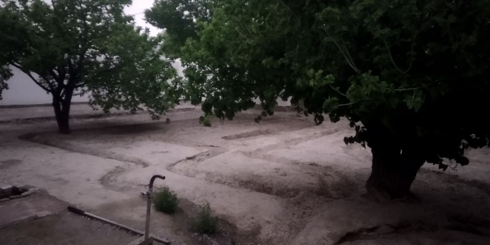 Срочна ховли сотилади