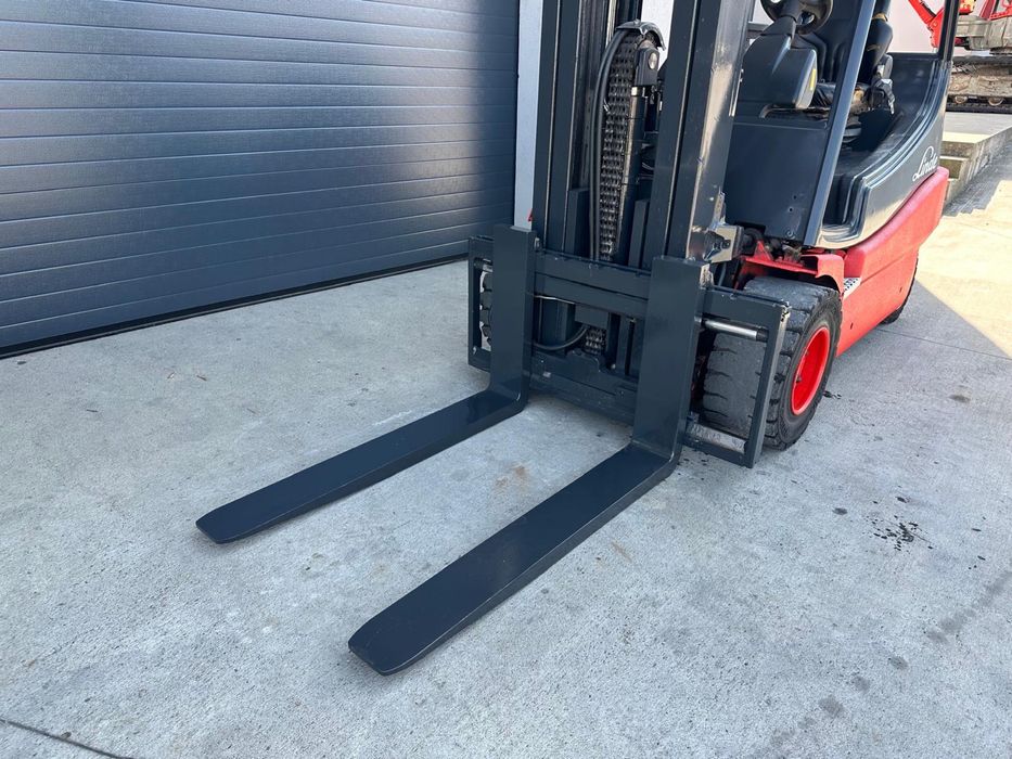 Stivuitor Electric  electrostivuitor Linde E30  2008