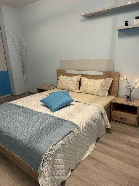 Дава се под наем Двустаен апартамент в Бургас, Център - 70 кв.м за 637.5 € - Снимка #4