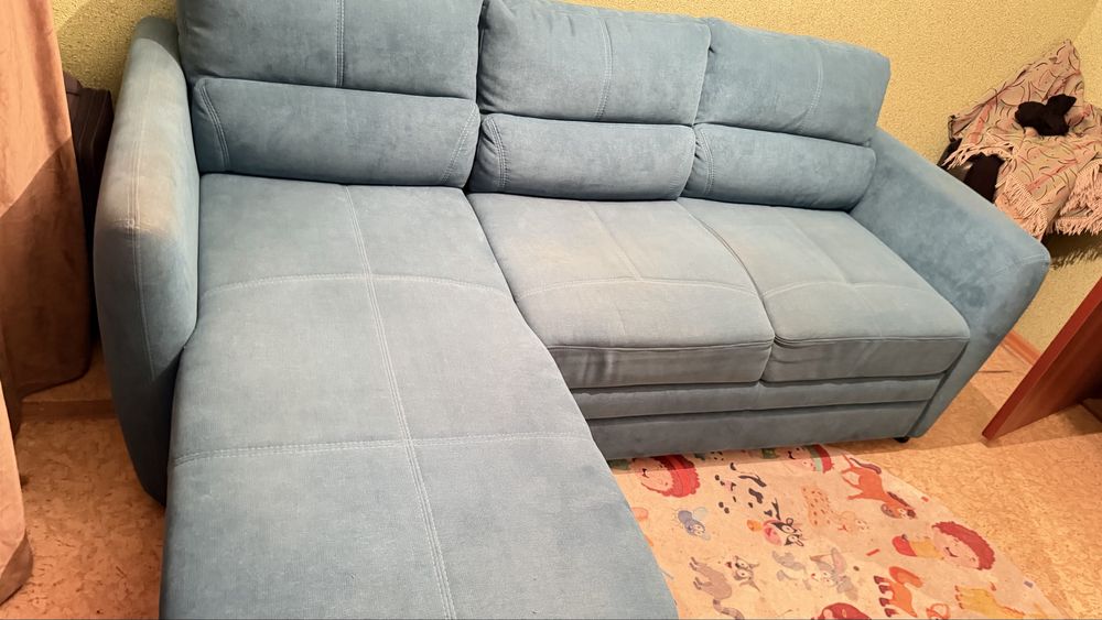 Продам диван угловой