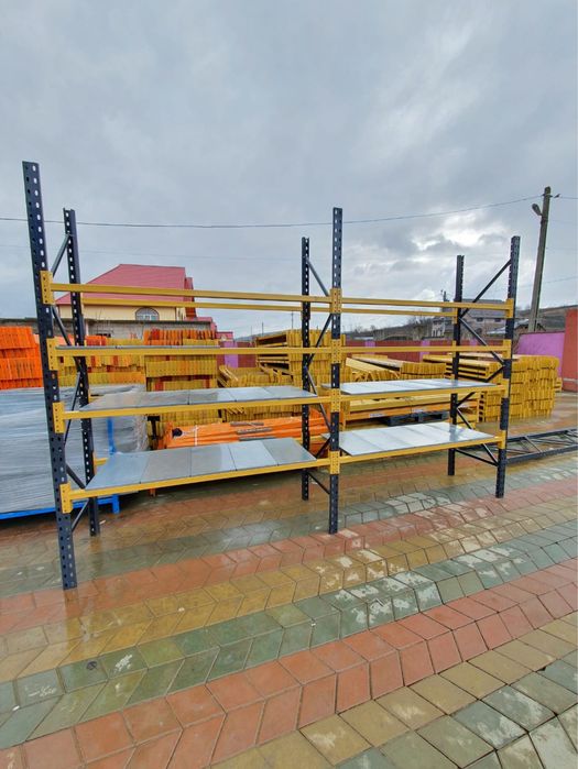 Rafturi metalice depozitare manual