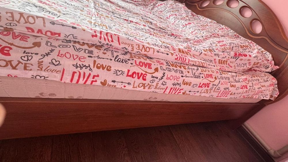 Продается двухспальная кровать