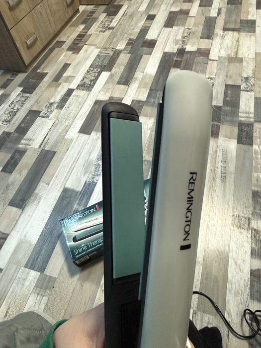 Преса за коса Remington Shine Therapy S8500, 230 градуса, LCD, Бяла