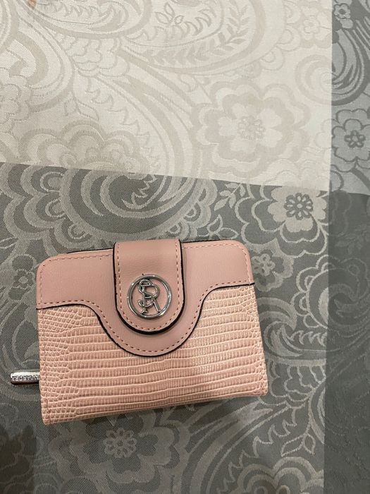 Дамски портмонета