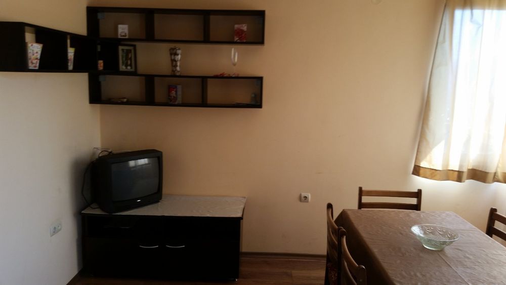 Дава се под наем Четиристаен апартамент в Благоевград, Освобождение - 100 кв.м за 51 € - Снимка #2