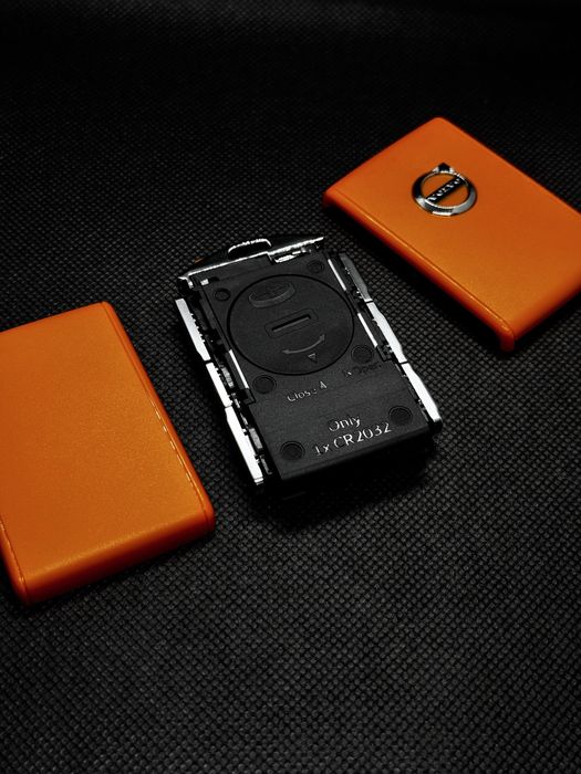 Carcasă cheie Volvo portocalie – compatibilă 2018+ (4 butoane)