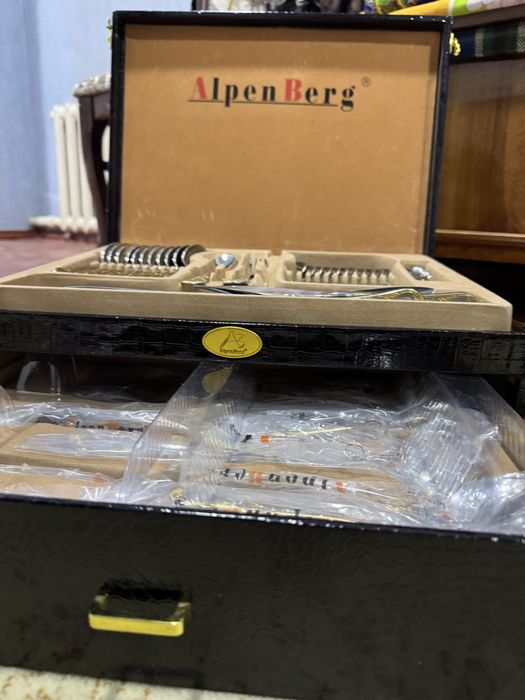 AlpenBerg набор приборов для стола