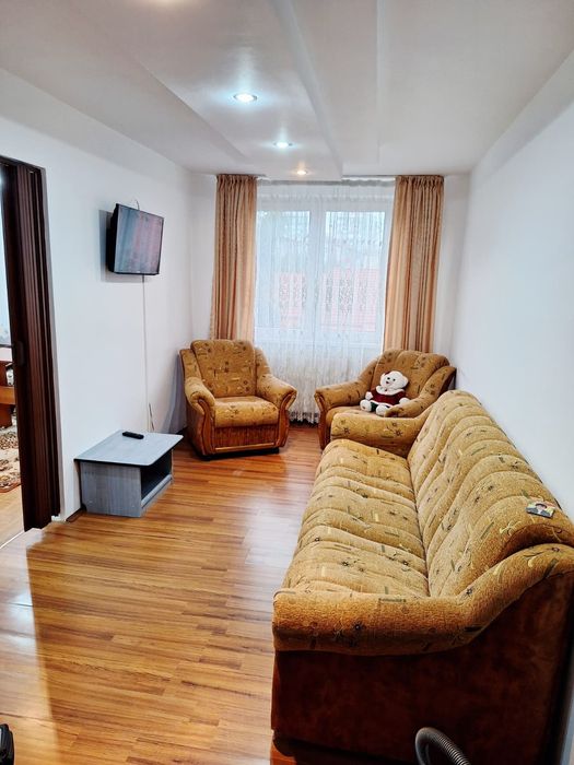 Închiriez apartament