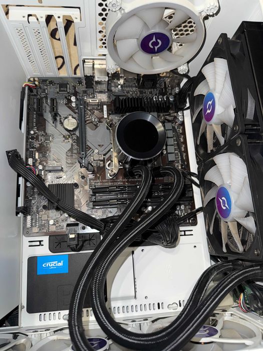 KIT PC GAMING i5-14600KF, PLACA DE BAZA B760M DS3H, 32GB ram ddr4 3600mhz, cooler AIO 240 AQIRYS HYDRA