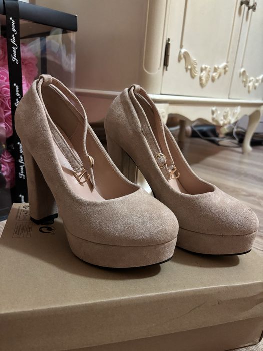 Официални токчета