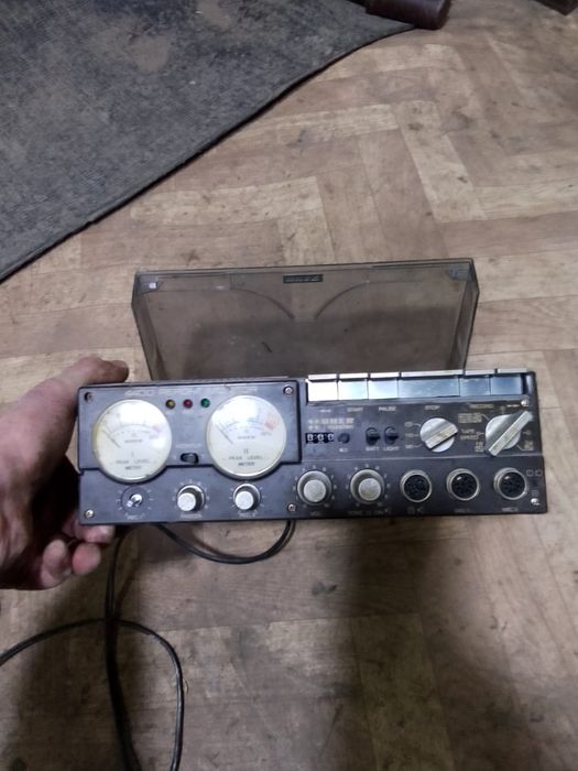 Продам катушечный магнитофон Uher