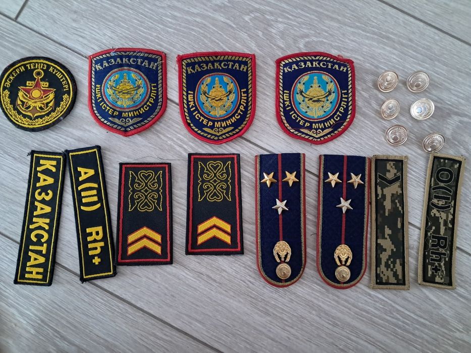 Нашивки разные продам.