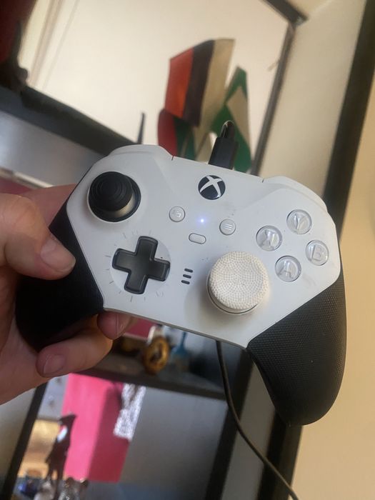 XBOX One X + Elite Series 2 Controller