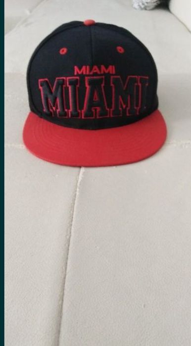 Vând Șapcă  fashion, sport,reglabila,noua, calitate.