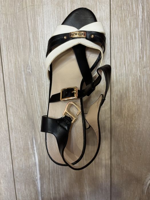 Дамски обувки на ток